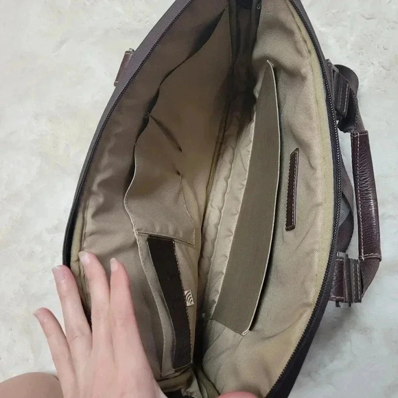 BOCONI BRYANT LEATHER SLEEVE BRIEFCASE LAPTOP TABLET DARK BROWN - Picture 7 of 11